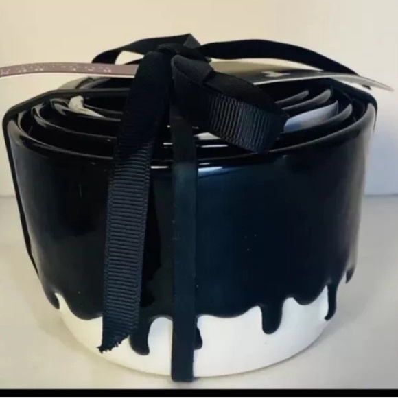 Rae Dunn BOO Measuring Cups 2024 Set of 4 Black White Drip Paint - Picture 2 of 5